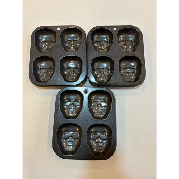 Mini Skull Cup Cakes and Muffins Cakelet Baking Pan 4 Skulls 3 Pans Total - Picture 1 of 3